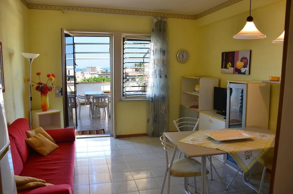 Holiday House Naxos Giardini-Naxos 0*,  Italie